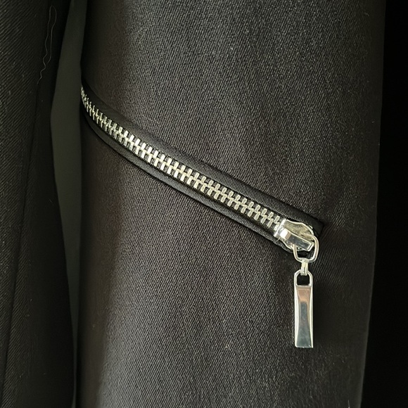 Black blazer - Picture 2 of 6